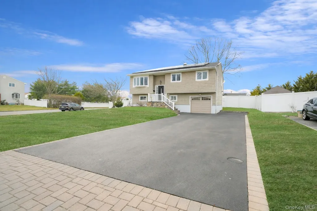70 Boulevard Avenue West Islip NY 11795