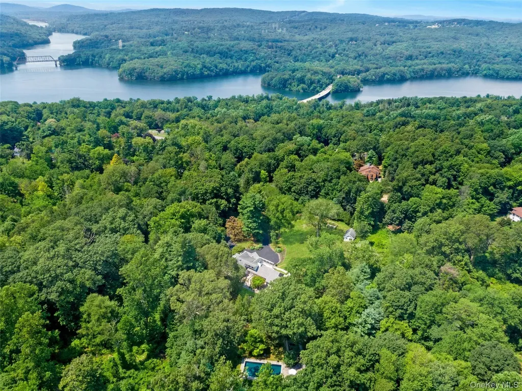 360 Crow Hill Road Mount Kisco NY 10549