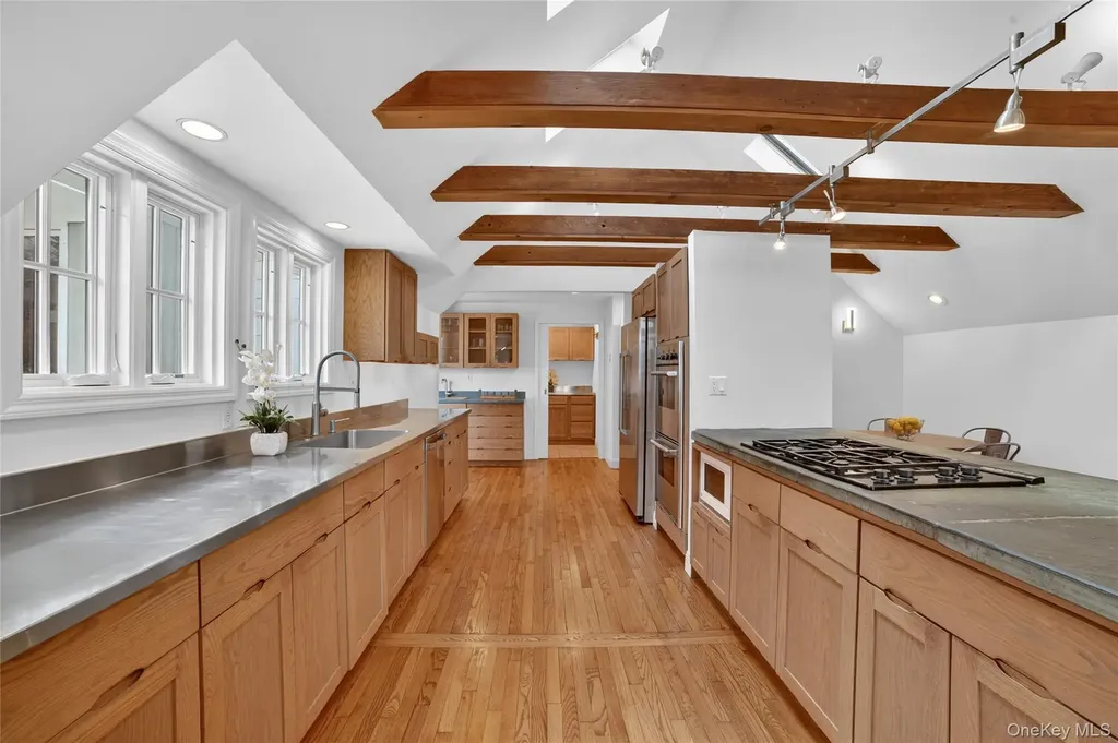 360 Crow Hill Road Mount Kisco NY 10549