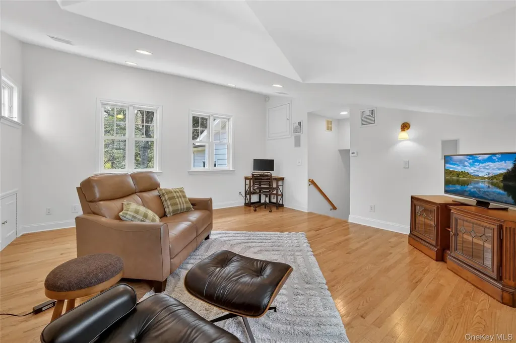 360 Crow Hill Road Mount Kisco NY 10549