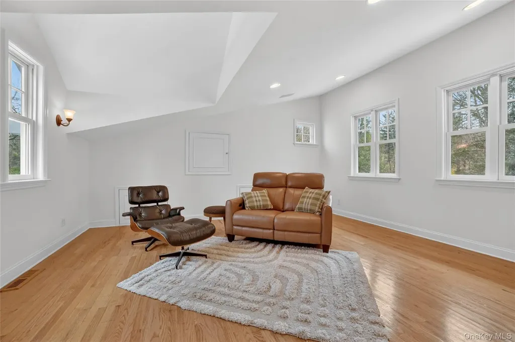 360 Crow Hill Road Mount Kisco NY 10549