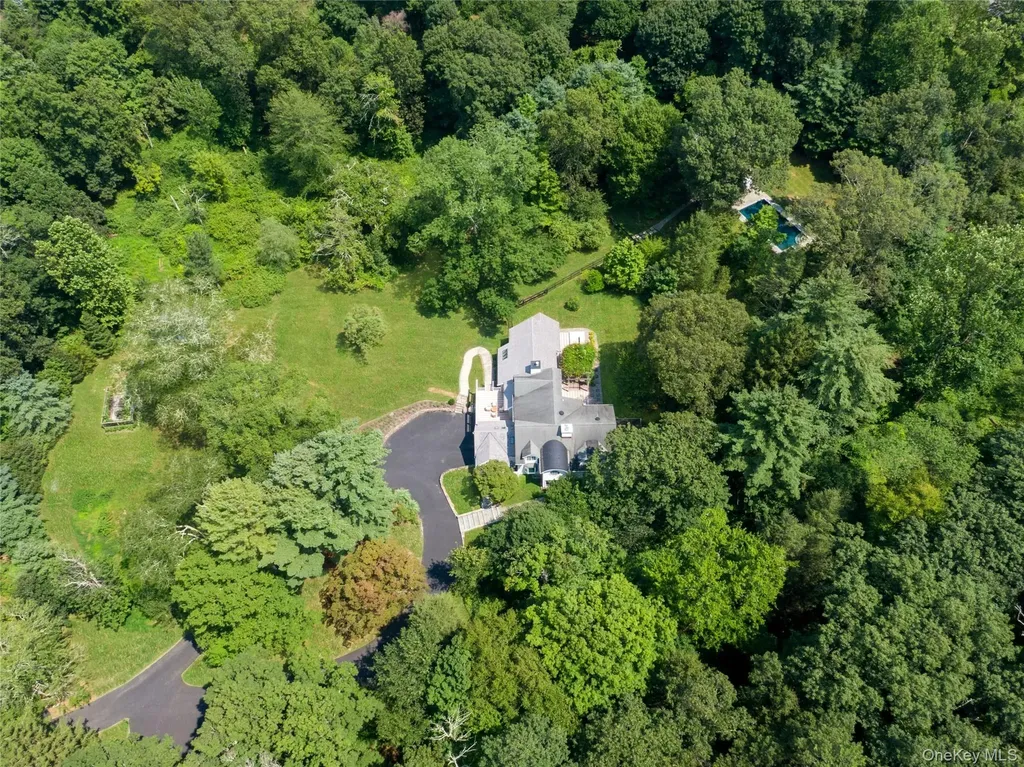 360 Crow Hill Road Mount Kisco NY 10549