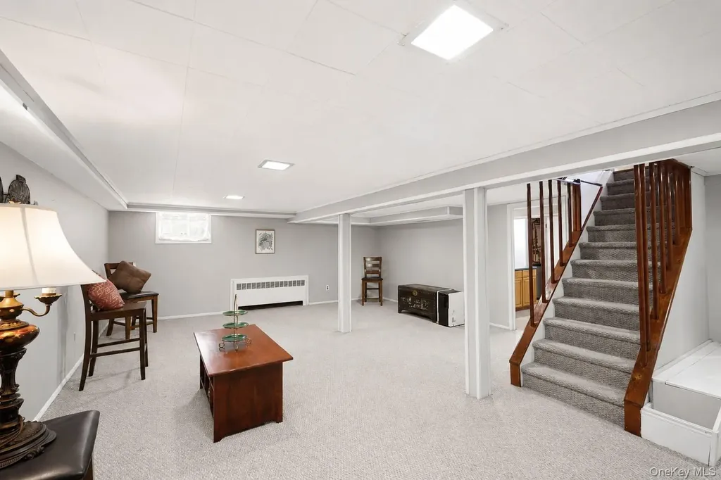 1221 Wantagh Oaks Gate Wantagh NY 11793