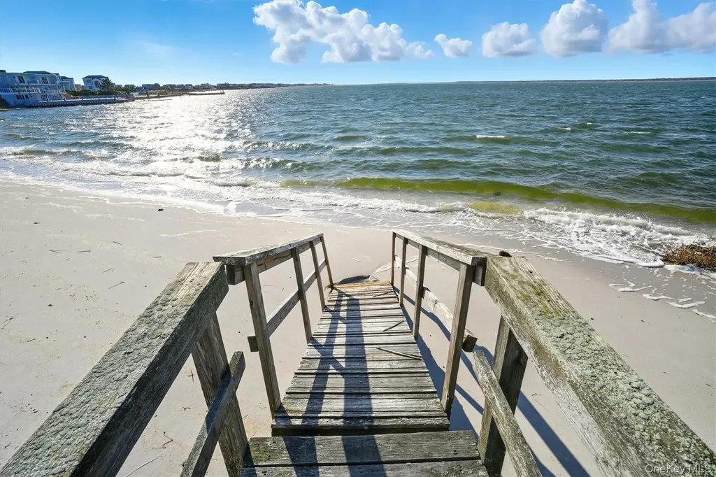 556 Dune Road Westhampton NY 11977