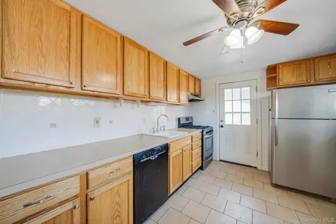 676 Bohemia Parkway Sayville NY 11782