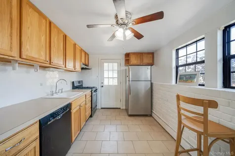 676 Bohemia Parkway Sayville NY 11782