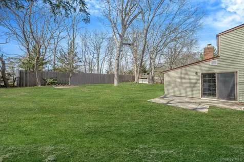 676 Bohemia Parkway Sayville NY 11782