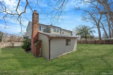 676 Bohemia Parkway Sayville NY 11782