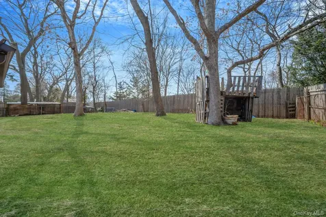 676 Bohemia Parkway Sayville NY 11782