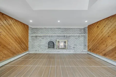 676 Bohemia Parkway Sayville NY 11782