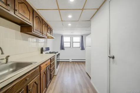 676 Bohemia Parkway Sayville NY 11782