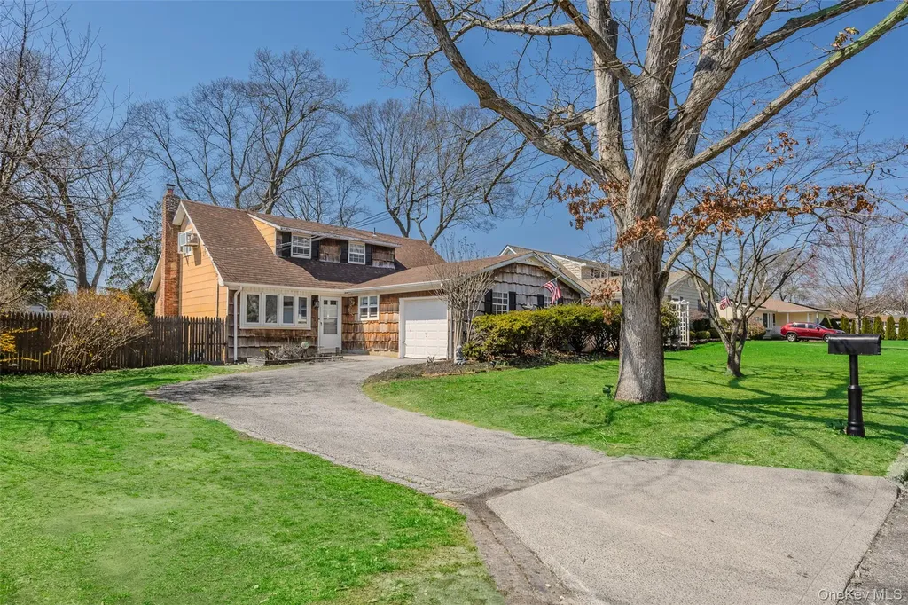 26 Allegheny Drive E Farmingville NY 11738