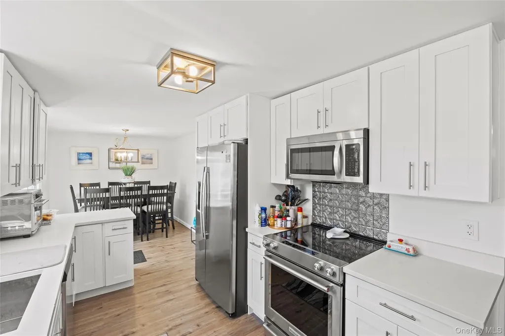 26 Allegheny Drive E Farmingville NY 11738