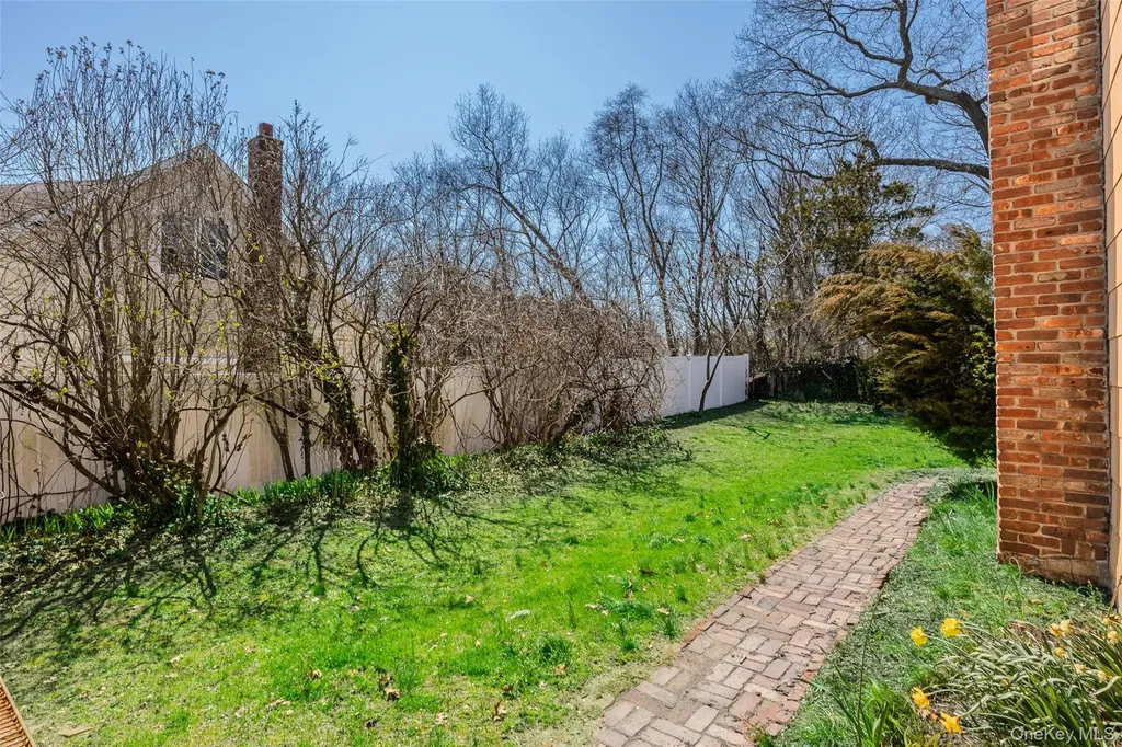 26 Allegheny Drive E Farmingville NY 11738