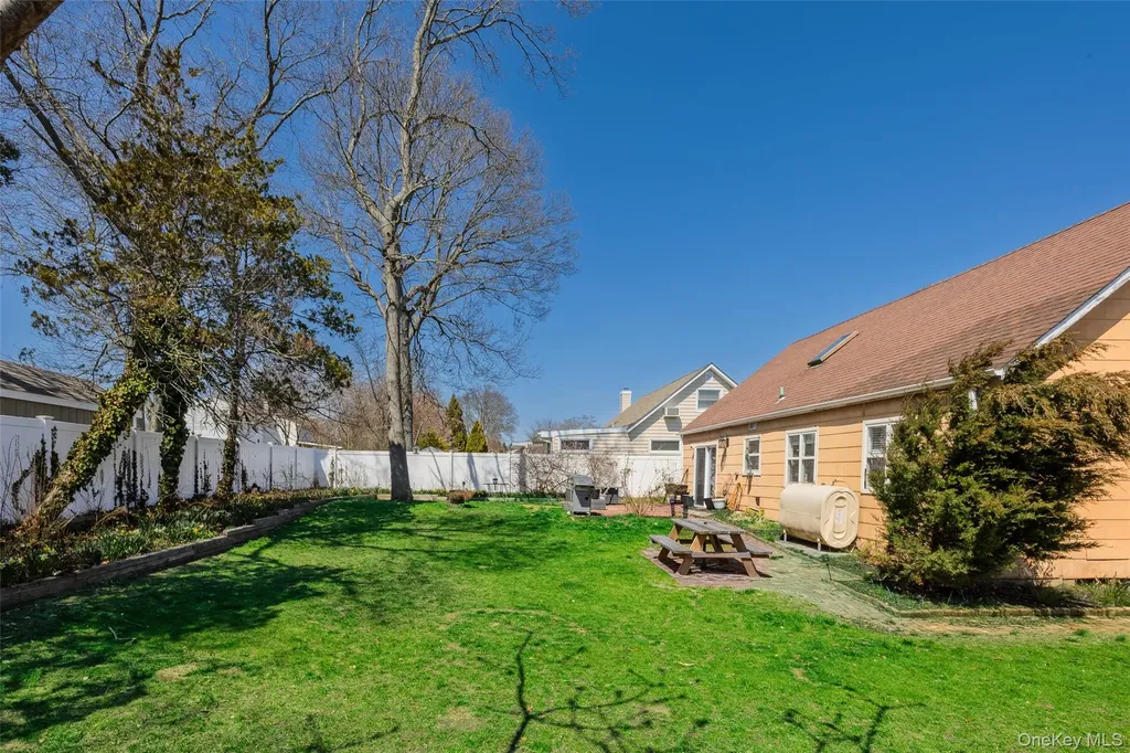 26 Allegheny Drive E Farmingville NY 11738