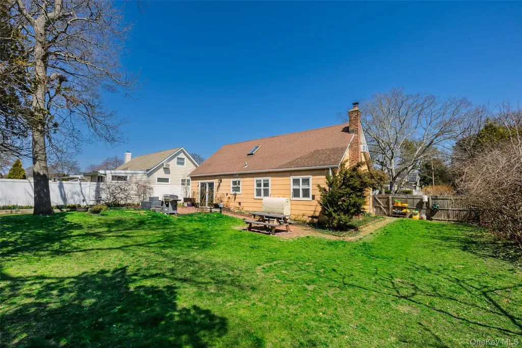 26 Allegheny Drive E Farmingville NY 11738