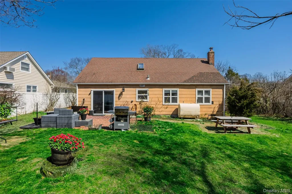 26 Allegheny Drive E Farmingville NY 11738
