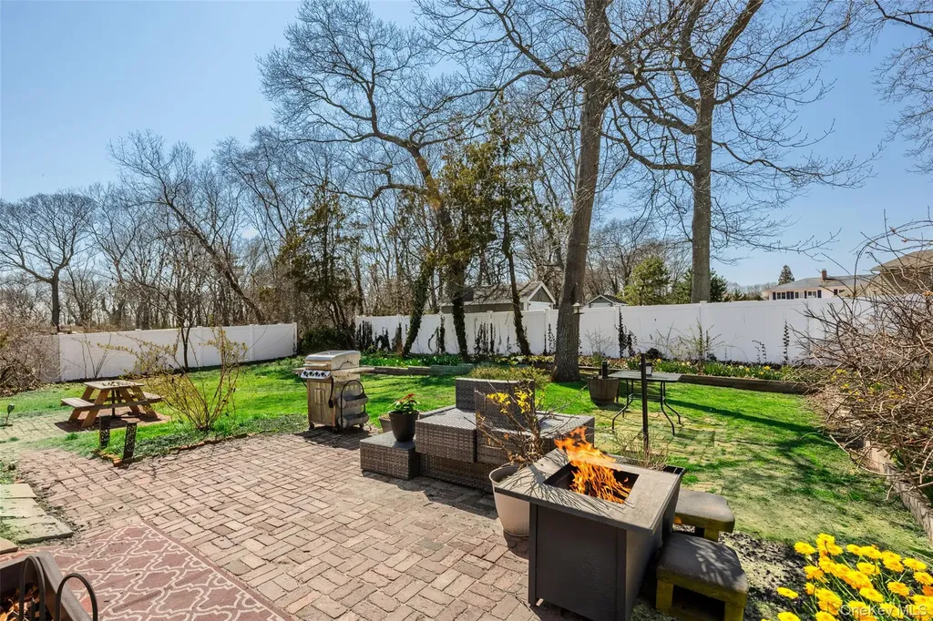 26 Allegheny Drive E Farmingville NY 11738