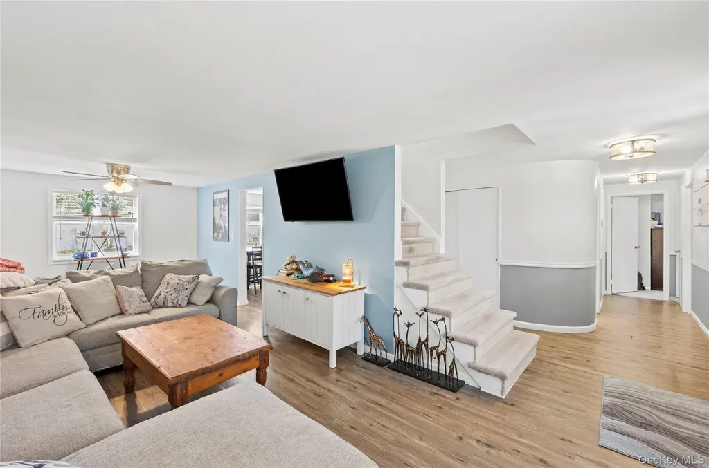 26 Allegheny Drive E Farmingville NY 11738