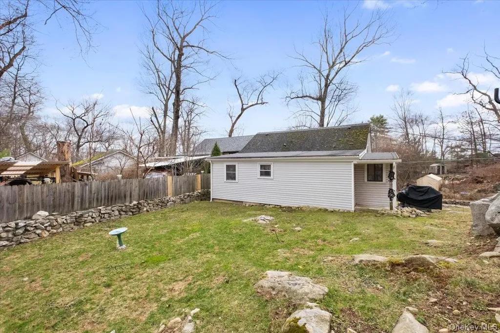 45 Laurel Road Lake Peekskill NY 10537