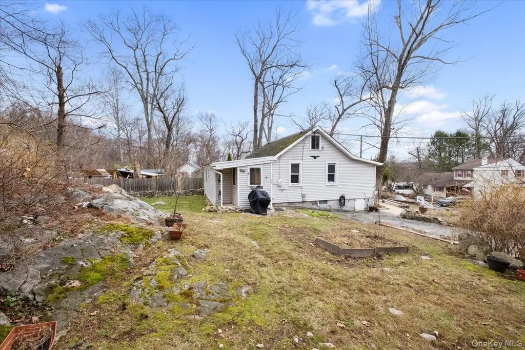 45 Laurel Road Lake Peekskill NY 10537