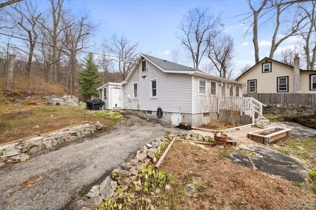 45 Laurel Road Lake Peekskill NY 10537