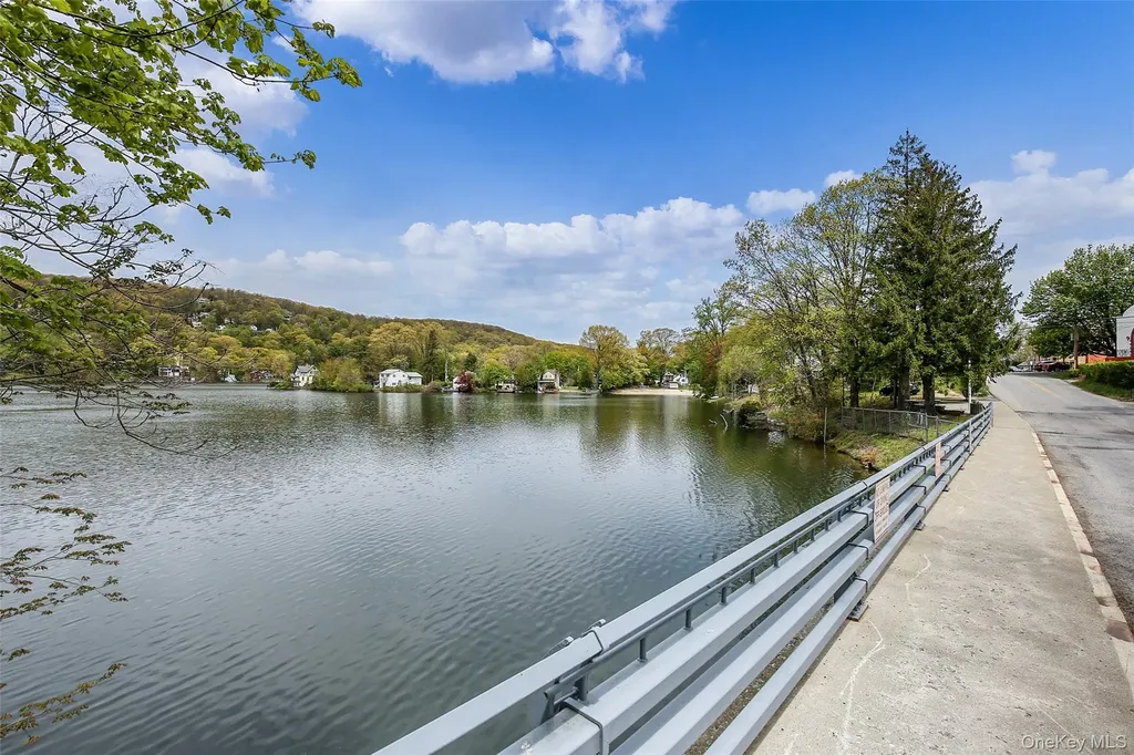 45 Laurel Road Lake Peekskill NY 10537