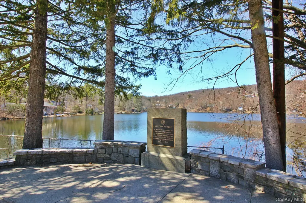 45 Laurel Road Lake Peekskill NY 10537
