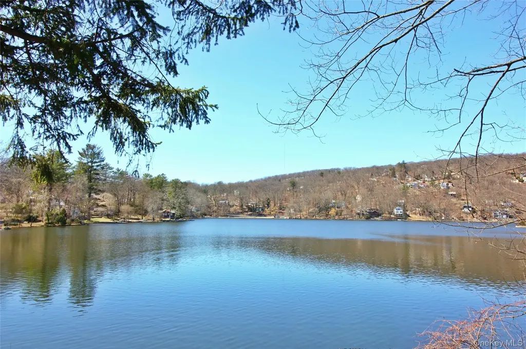 45 Laurel Road Lake Peekskill NY 10537
