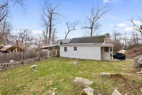 45 Laurel Road Lake Peekskill NY 10537
