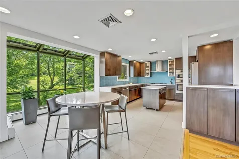 33 Hirst Road Briarcliff Manor NY 10510