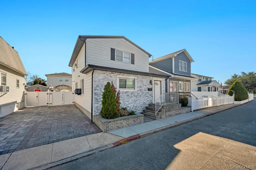 78 Claridge Avenue Elmont NY 11003
