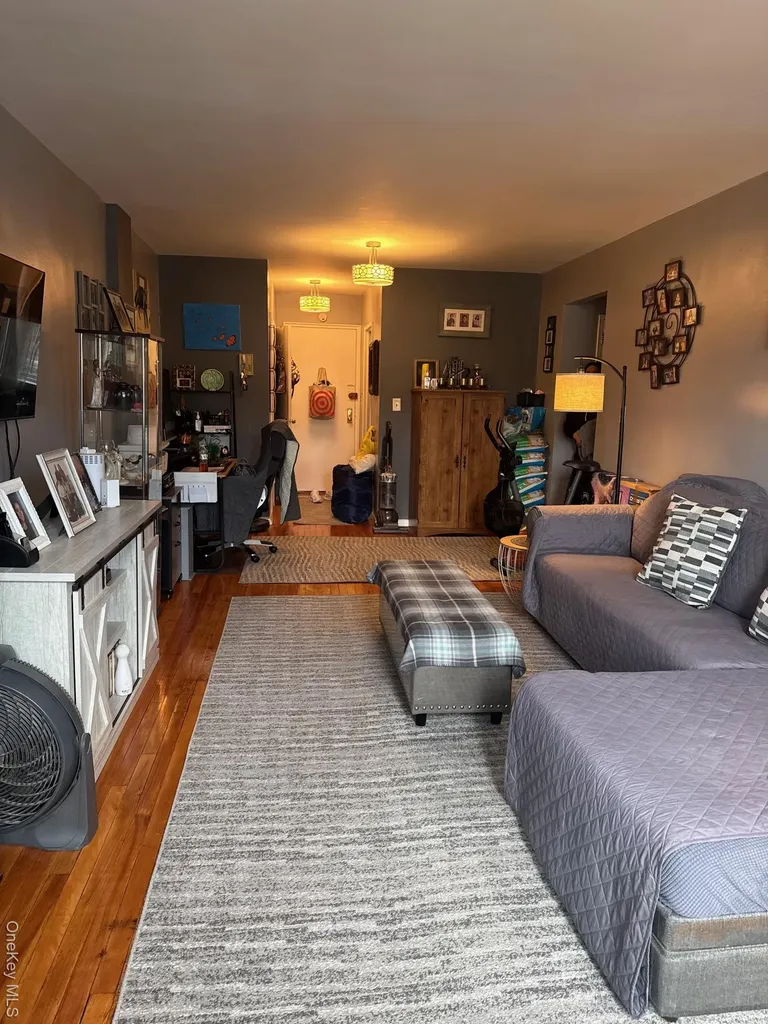 279 North Broadway Street Yonkers NY 10701