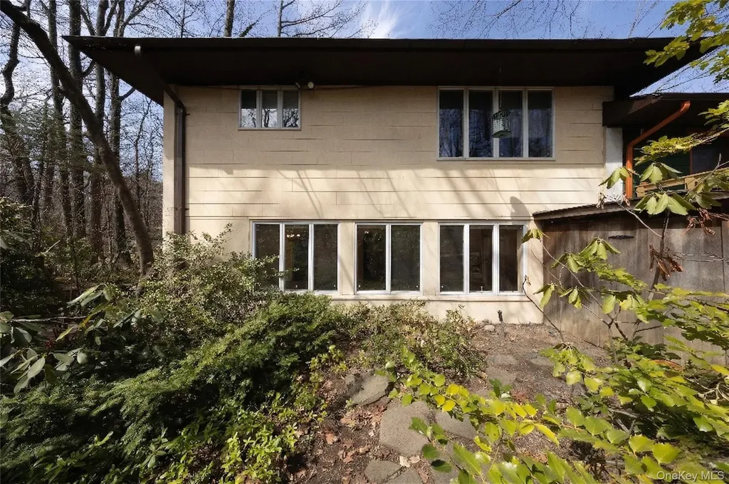 5410 Mosholu Avenue Bronx NY 10471
