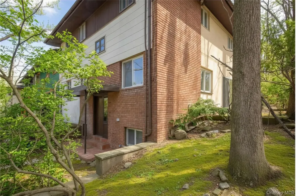 5410 Mosholu Avenue Bronx NY 10471