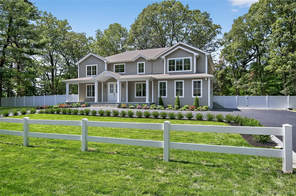 654 Caledonia Road Dix Hills NY 11746
