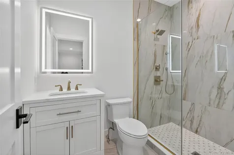 654 Caledonia Road Dix Hills NY 11746
