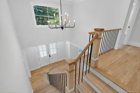 654 Caledonia Road Dix Hills NY 11746