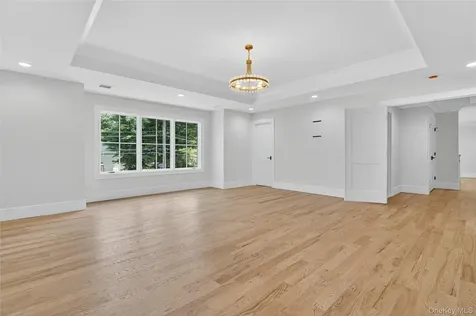 654 Caledonia Road Dix Hills NY 11746