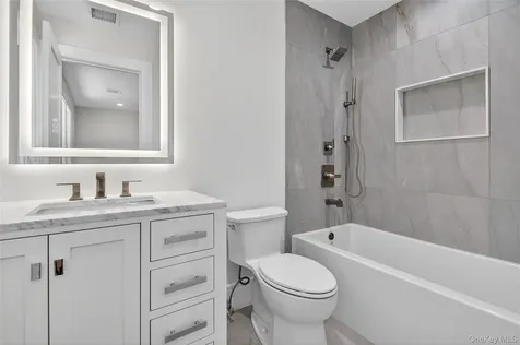 654 Caledonia Road Dix Hills NY 11746