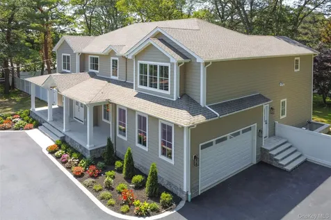 654 Caledonia Road Dix Hills NY 11746