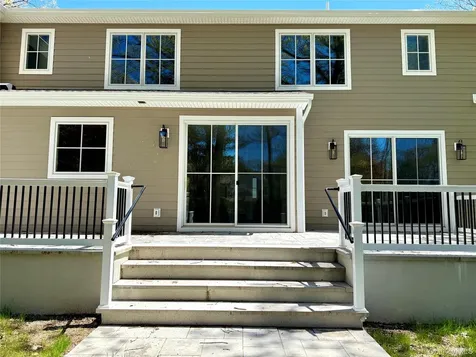 654 Caledonia Road Dix Hills NY 11746