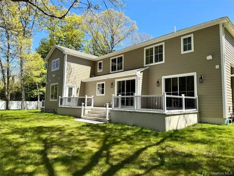 654 Caledonia Road Dix Hills NY 11746