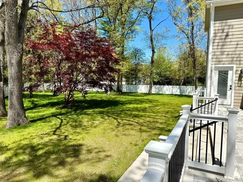 654 Caledonia Road Dix Hills NY 11746