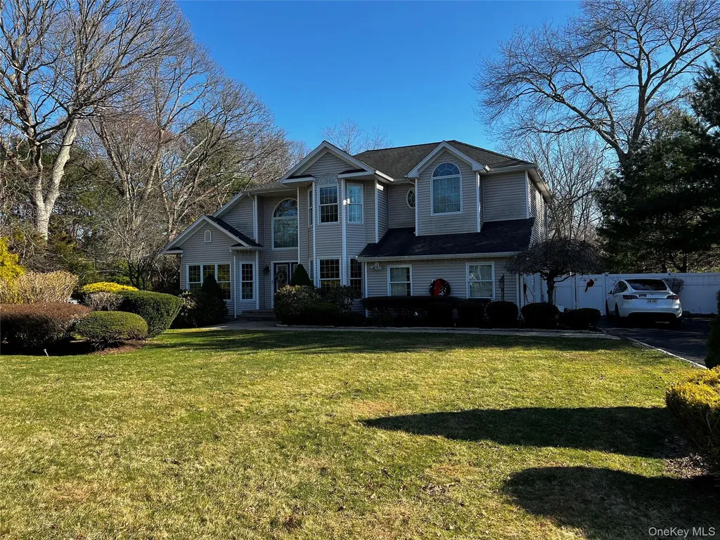 6 Kara Court Centereach NY 11720