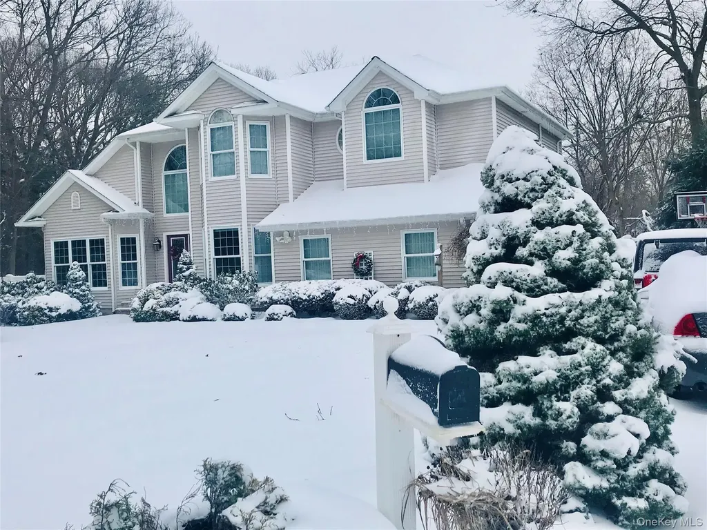 6 Kara Court Centereach NY 11720