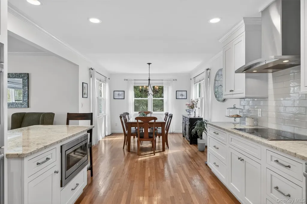 18 Clovebrook Road Valhalla NY 10595