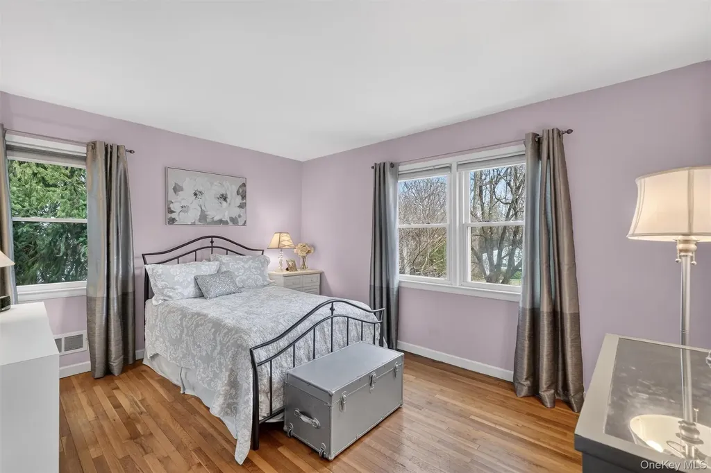 18 Clovebrook Road Valhalla NY 10595
