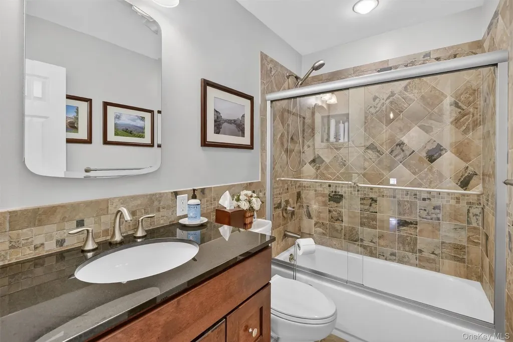 18 Clovebrook Road Valhalla NY 10595