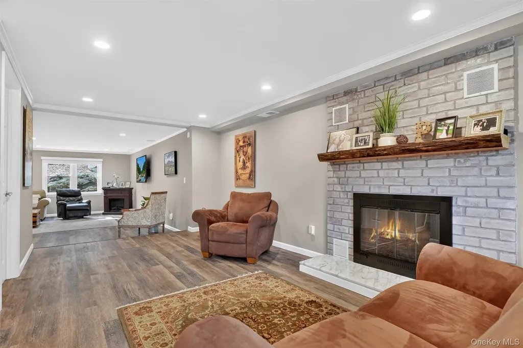 18 Clovebrook Road Valhalla NY 10595